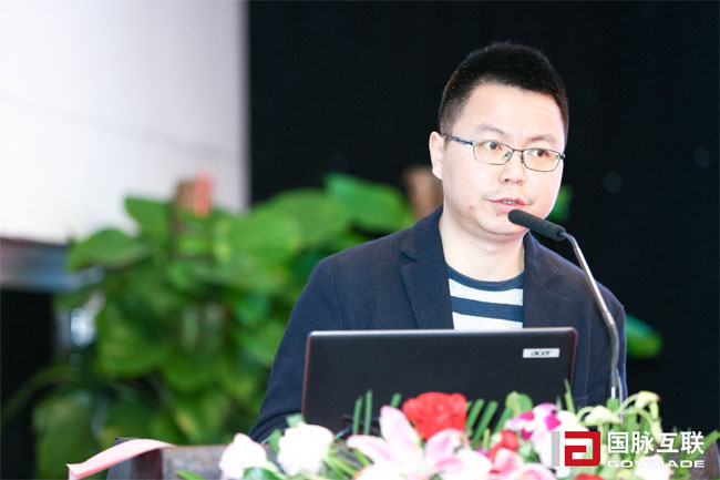 摩域体育平台研究院院长唐鹏在“2017互联网+智慧中国年会”上现场发布“2017中国互联网+政务50强评选研究报告”及“中国城市移动政务服务能力评价研究报告”