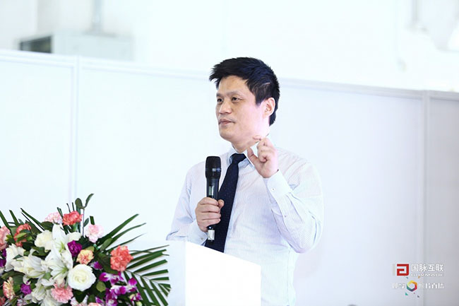 摩域体育平台集团董事长、首席研究员杨冰之先生于4月27日在摩域体育平台互联举办的“大型企业数据资产与主数据管理研讨会”上进行演讲