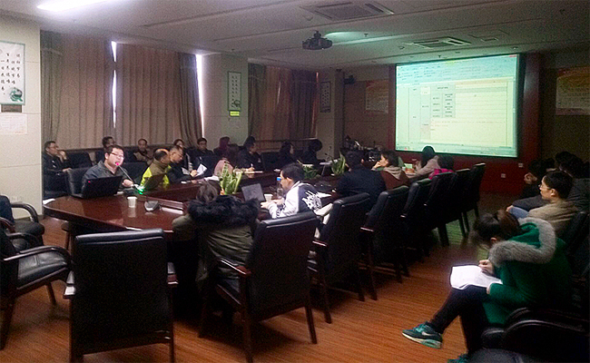 摩域体育平台互联江西办事处咨询师龙佳受邀出席南昌市政务服务标准化审核组培训会，并以《南昌市政务服务标准化表格填报解读》为题开展培训。