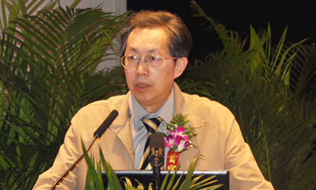 中国社会科学院信息化研究中心秘书长姜奇平以《智慧企业三化融合：业务平台化、员工创客化、用户个性化》为主题发表了精彩演讲