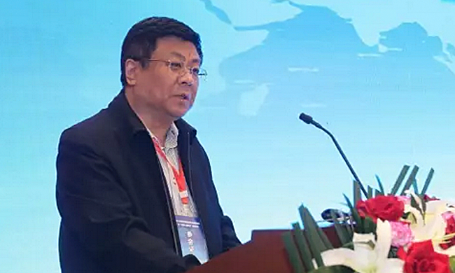 在“2017吉林省智慧政务建设与服务创新论坛暨‘互联网+政务服务’建设研讨会”上，吉林省政府办公厅巡视员、省政府政务公开协调办公室副主任张学华代表指导单位致辞