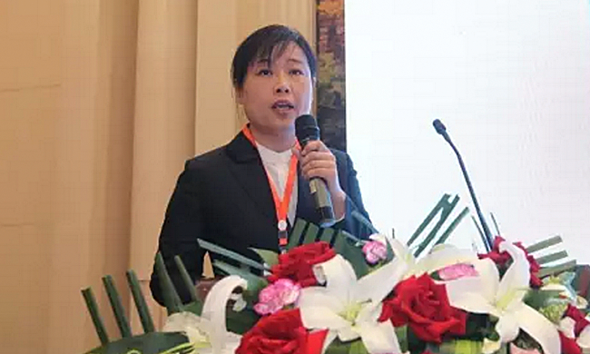 在“2017吉林省智慧政务建设与服务创新论坛暨‘互联网+政务服务’建设研讨会”上，吉林省政府政务公开协调办公室副主任徐彩晶以《吉林省政务服务“一张网”建设经验分享》为主题发表演讲。