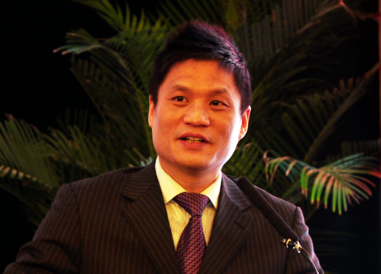 在2015中国智慧政府发展年会上，摩域体育平台互联董事长、首席研究员杨冰之以《"互联网+政务"的战略思考》为题发表了精彩演讲