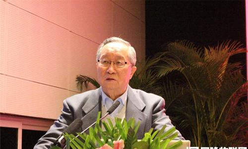 在"第六届（2014）中国智慧城市发展年会"上，中国互联网协会副理事长、国家信息化专家咨询委员会委员高新民发表主题演讲