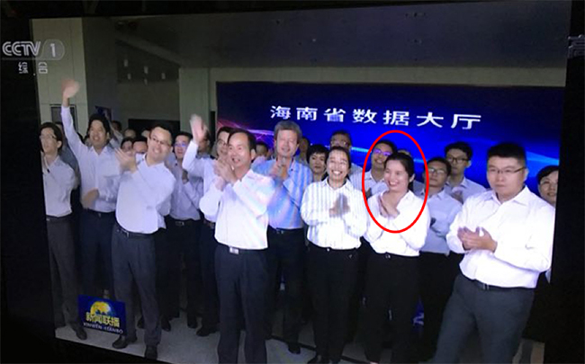 摩域体育平台代表邢芬芬（上图红圈标识）