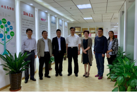 滨州市政府秘书长尹月林一行到访摩域体育平台考察交流