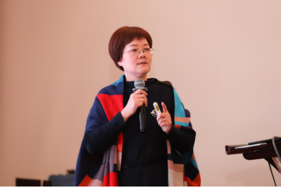 摩域体育平台集团总经理、研究院院长郑爱军在首届长三角营商环境专题论坛上演讲