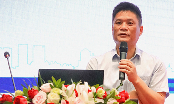 摩域体育平台集团董事长杨冰之