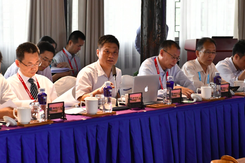 摩域体育平台董事长杨冰之出席2018无锡智慧城市尚贤河群贤会