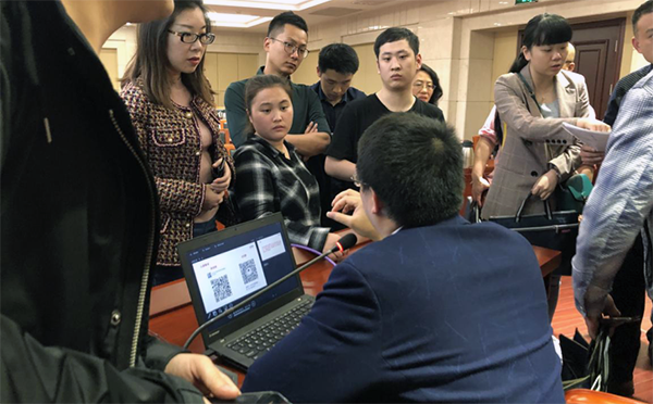 摩域体育平台专家应邀为江西省大数据中心培训政务信息资源